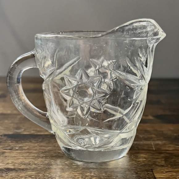 Vintage EAPC Anchor Hocking Glass Creamer with Handle Open Top 8 oz Capacity - Picture 2 of 7